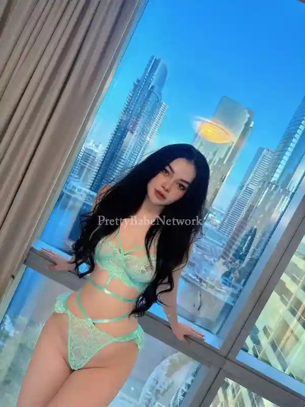 Aera Professional Petite South Korean Girl for Companionship